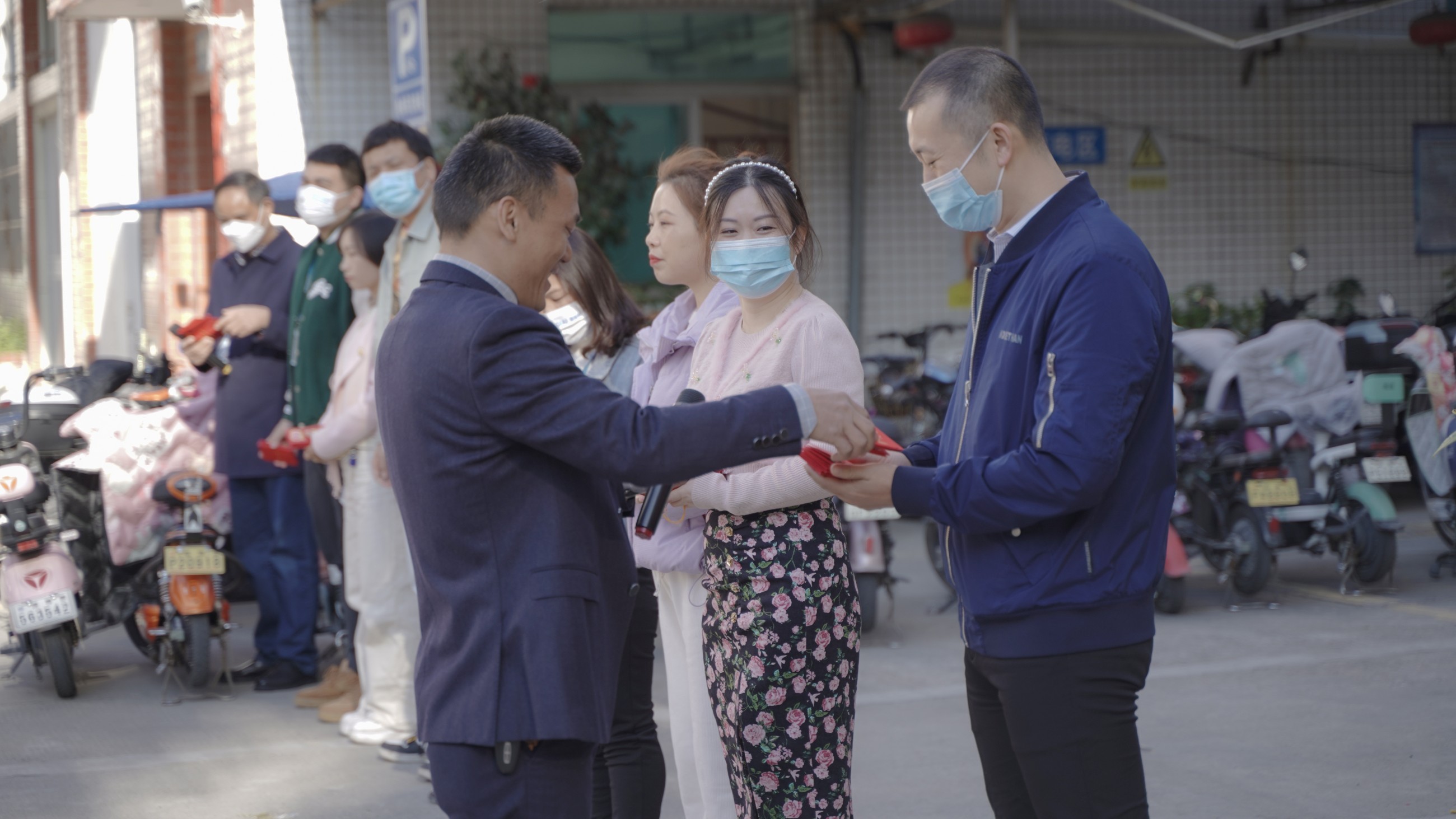 球迷体育
光电2023开工大吉