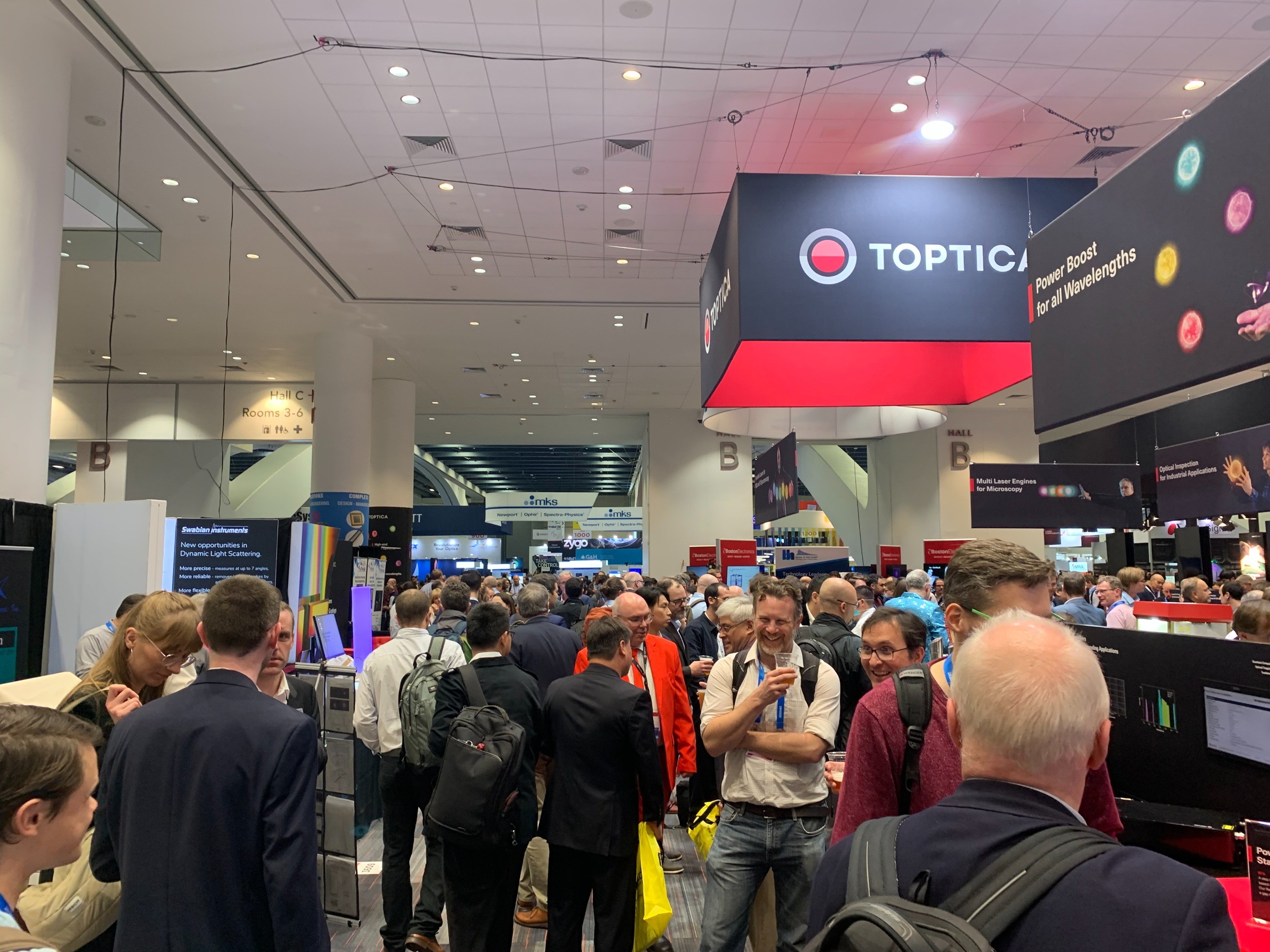 球迷体育
同你直击美国旧金山西部光电展览会现场SHOW