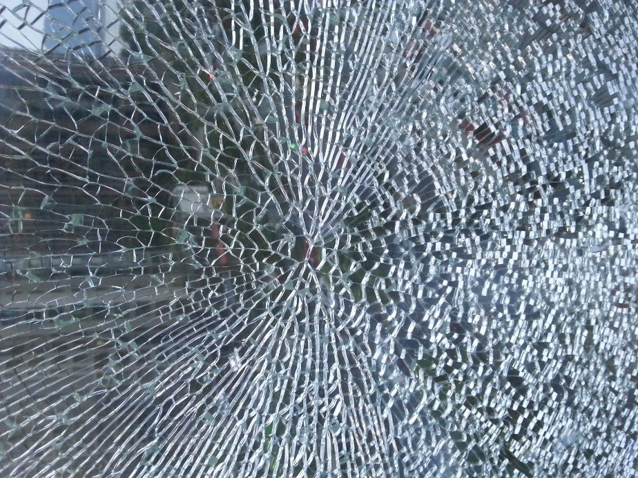 镀膜玻璃热炸裂