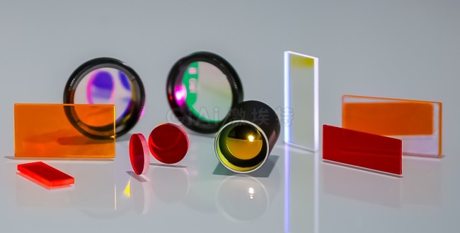 平面滤镜、滤光镜、滤光片是不是同一种东西？