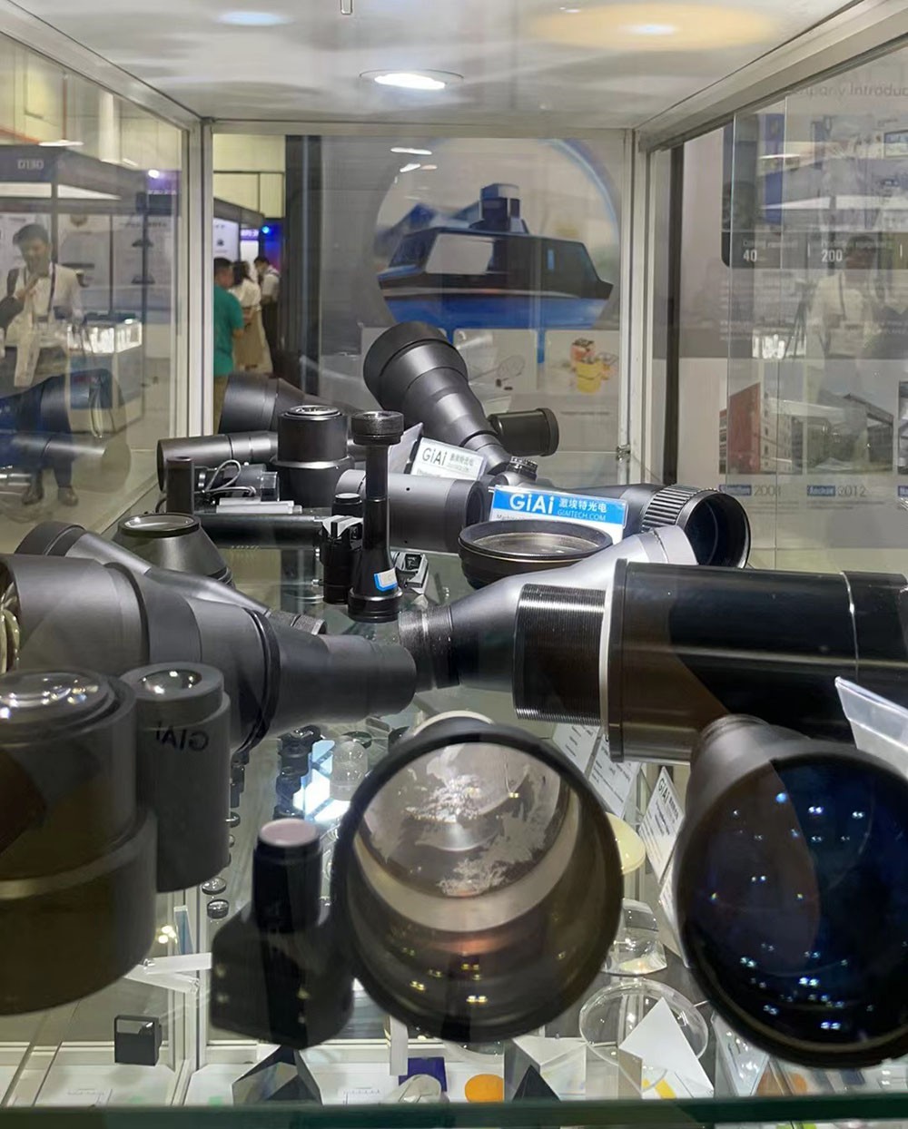 球迷体育
枪瞄透镜