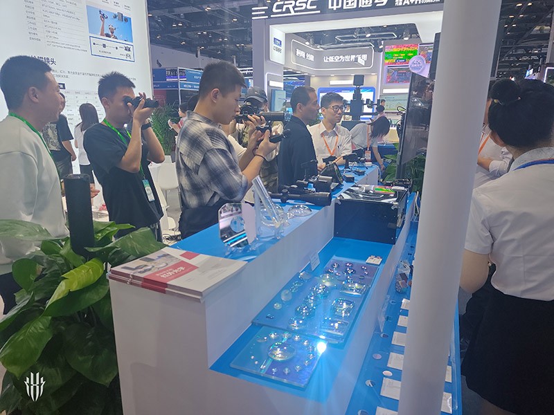 军博会球迷体育
现场参观客户