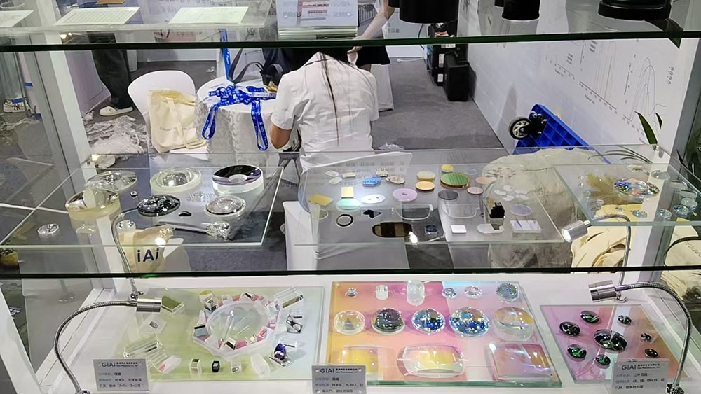 球迷体育
展区透镜棱镜展品