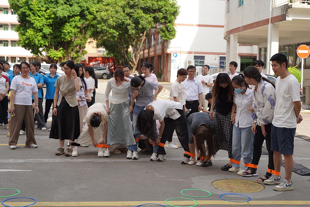 趣味活动月球漫步