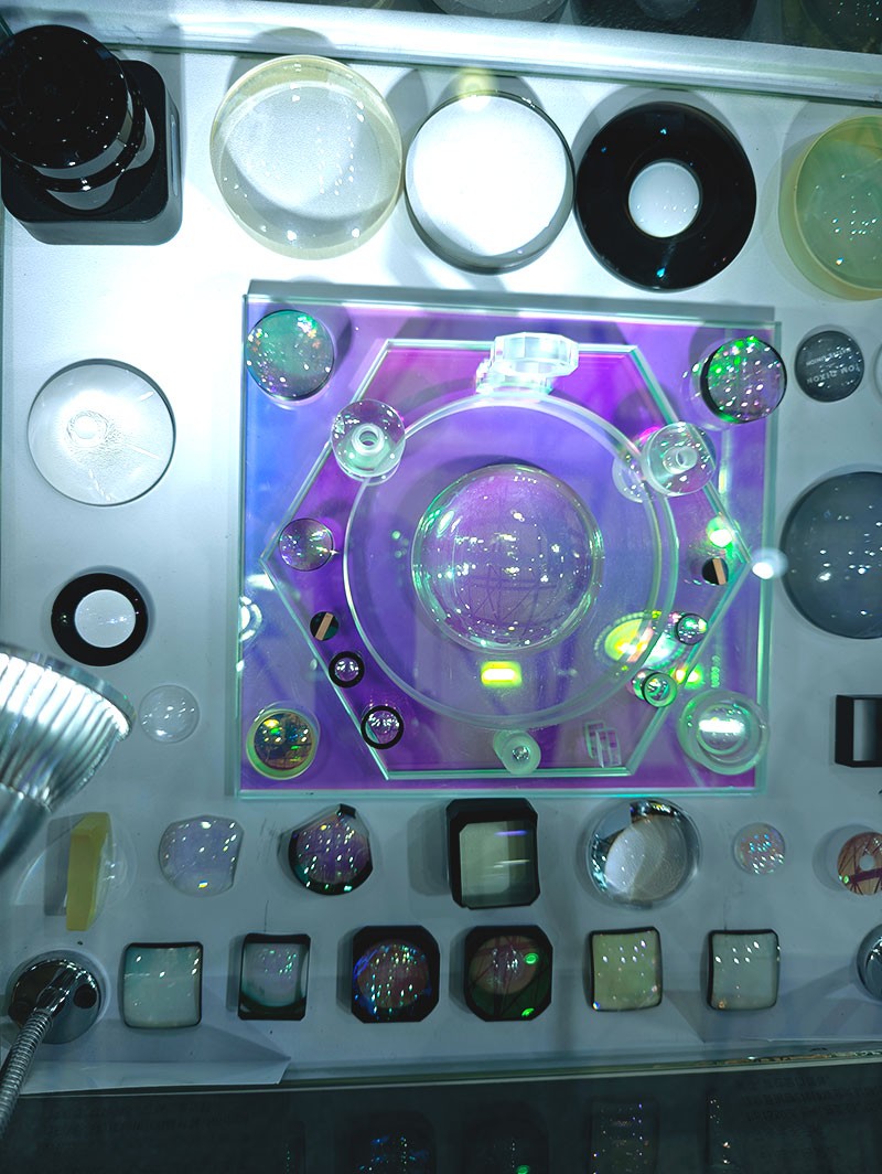 2025球迷体育
定制透镜展品