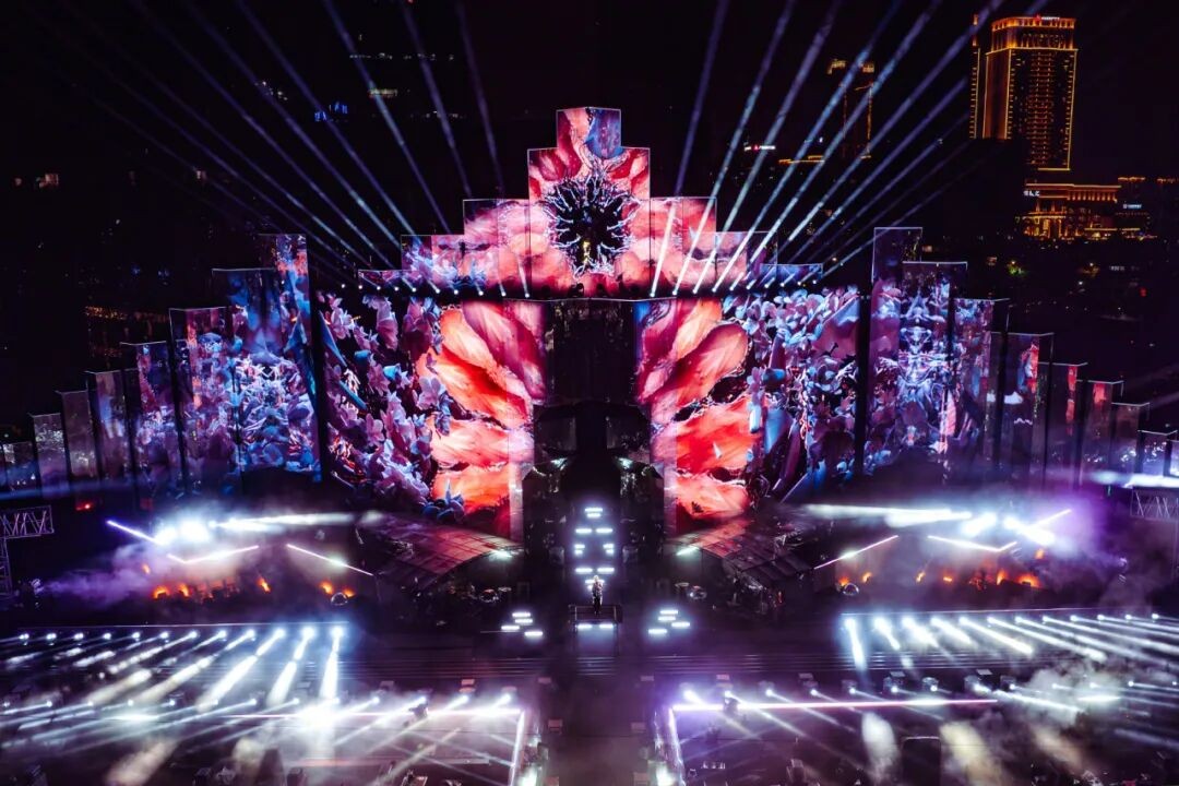 现阶段舞台激光的光学镜片应用分析